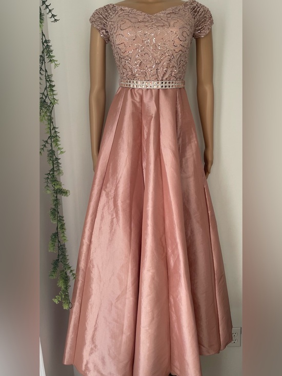 Dresses & Skirts - Elegant Rose Pink Lace A-Line Evening Dress
